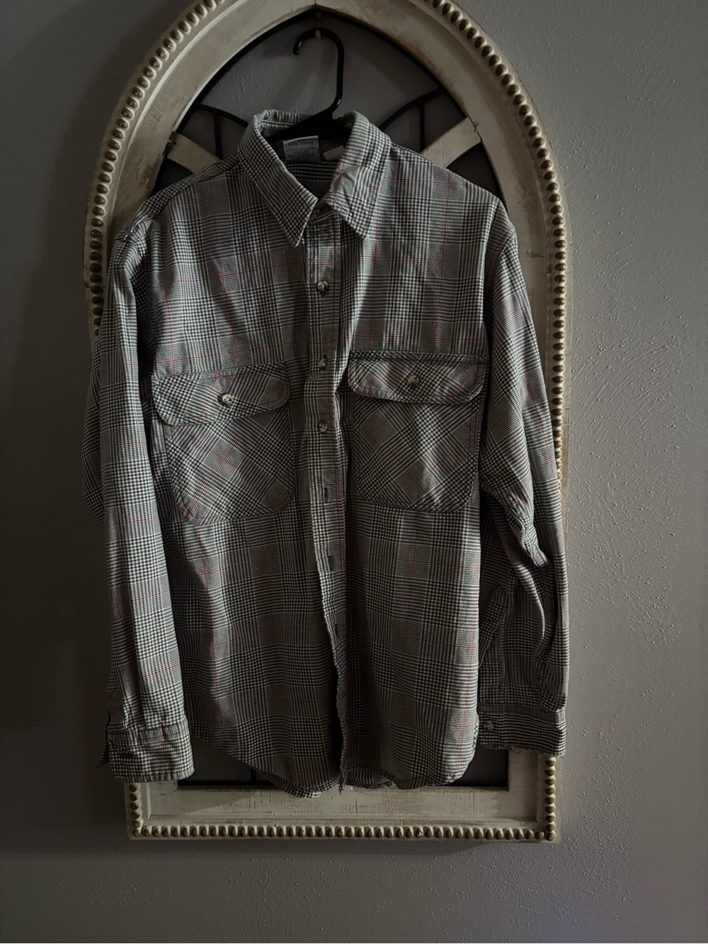 Men's Plaid Long-Sleeve Button-Down Shirt in Gray